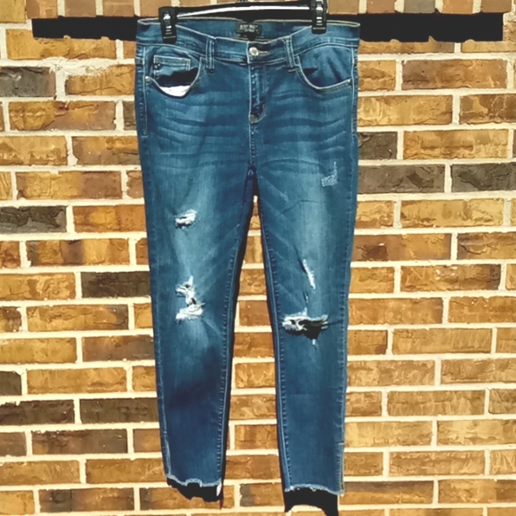 Judy Blue Denim - Judy Blue Los Angeles Distressed & Frayed Ankle Jeans